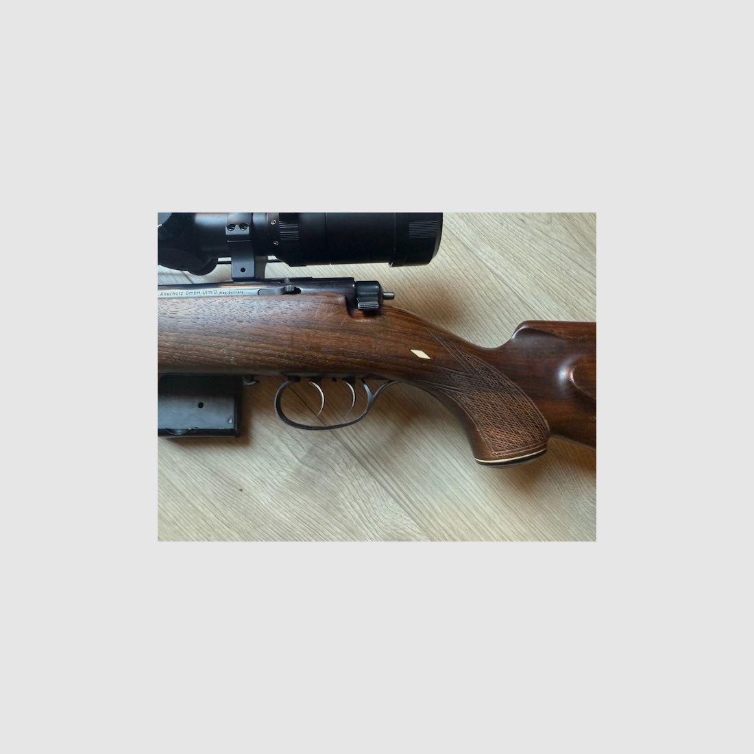 Anschütz Repetierstutzen 222 Remington mit AKAH 2,5-12x56 4LP