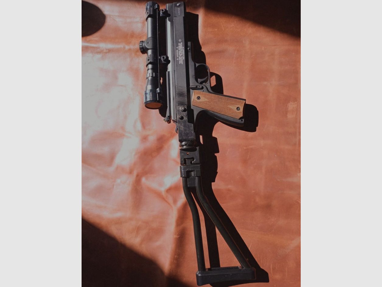 Sammlungsauflösung: Pistole Weihrauch HW45 mit Zielfernrohr und Anschlagsschaft (Kaliber 4,5 mm auch bekannt als .177) / das Gesamtpaket "Operation-Airborne" 