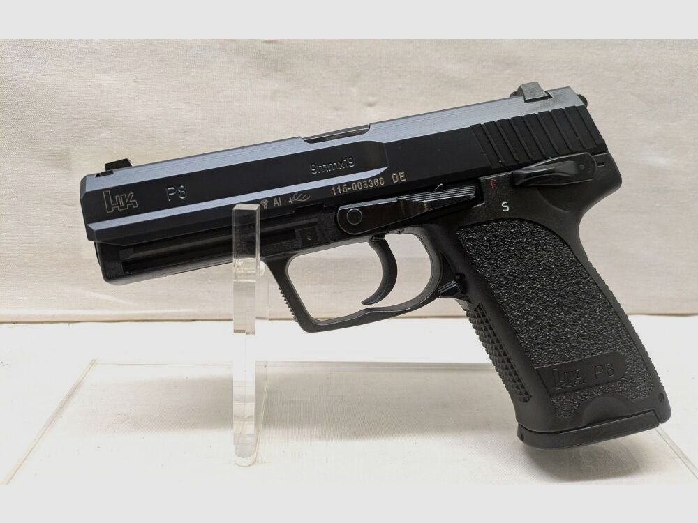 Heckler & Koch P 8