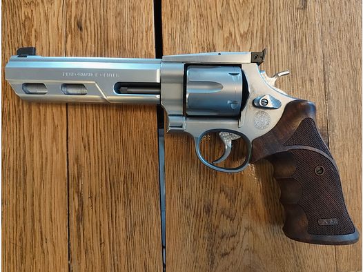 Revolver im Kaliber 44. Magnum, gebraucht. Smith& Wesson, 629 Club 30, PERFORMANCE CENTER