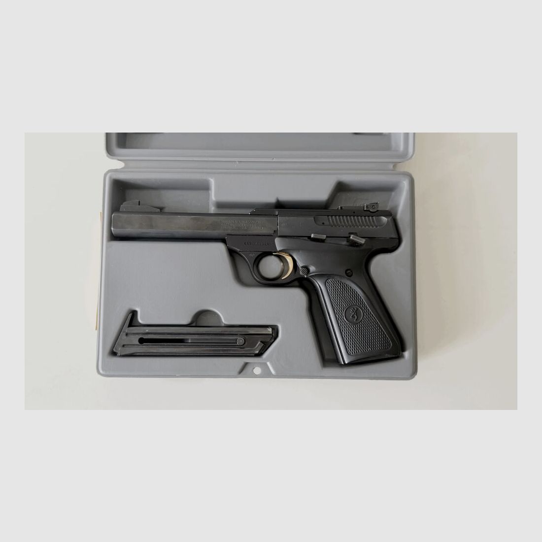 Browning Buck Mark con gatillo dorado .22lr