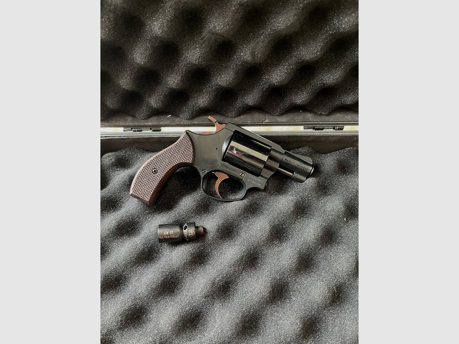 Weihrauch HW 37 brüniert Schreckschussrevolver inkl. Holzgriffschalen