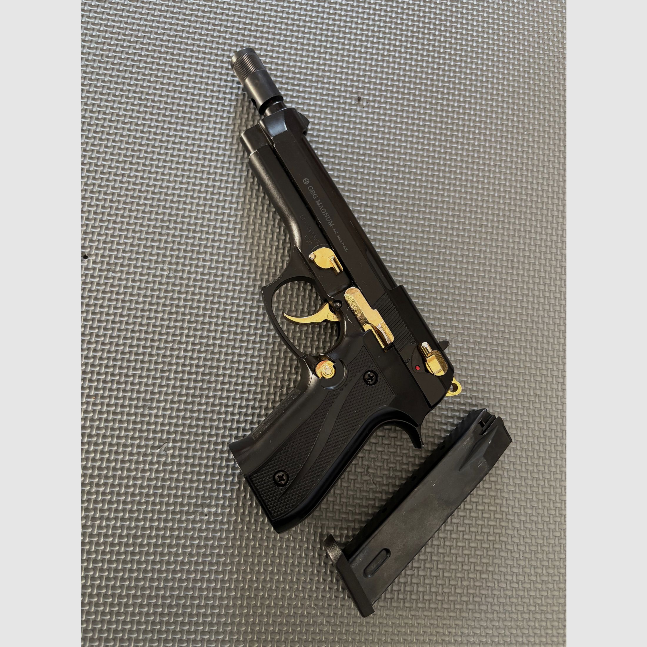 Ekol Firat Magnum Schreckschuss Pistole 9 mm P.A.K. schwarz/gold (B-Ware)