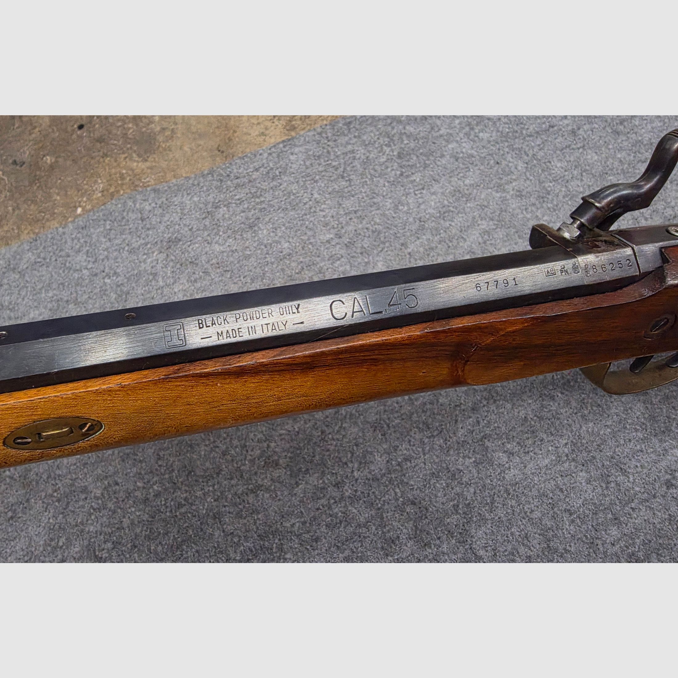 Vorderlader Perkussionsbüchse MAV Made in Italy Mod. Hawken Rifle Kaliber .45 Vorderlader Perkussion mit Diopter