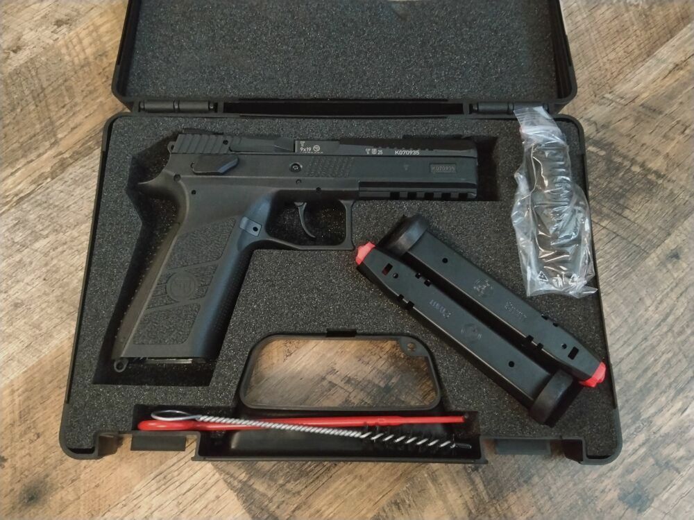 CZ Pistole P-09