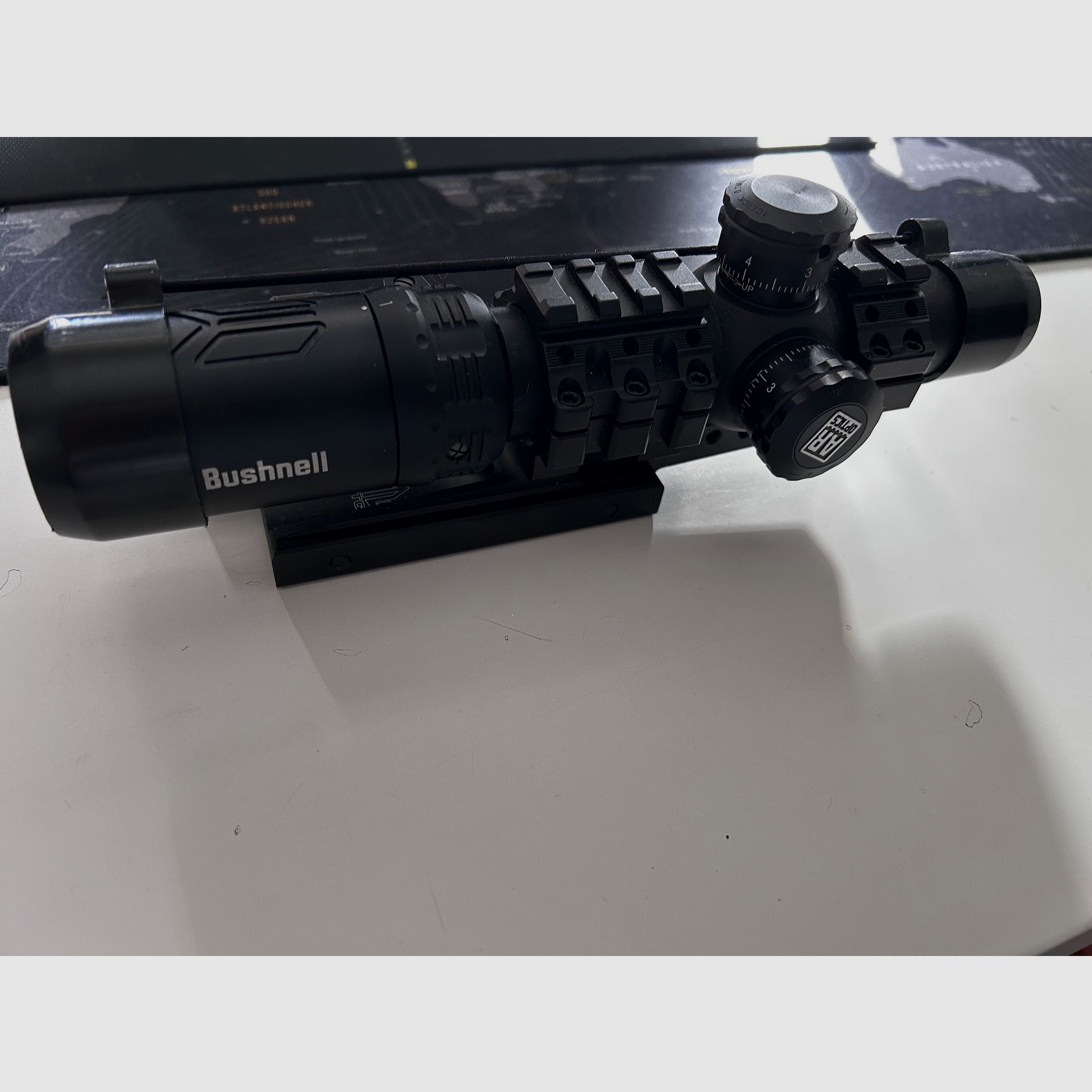 Bushnell AR Optics 2-4x24 Dropzone mit UTG Mount / Picantinny