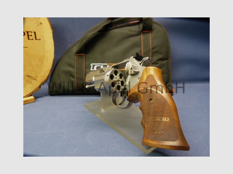 Weapons Will & Apel Club 30 RL range 4 inches