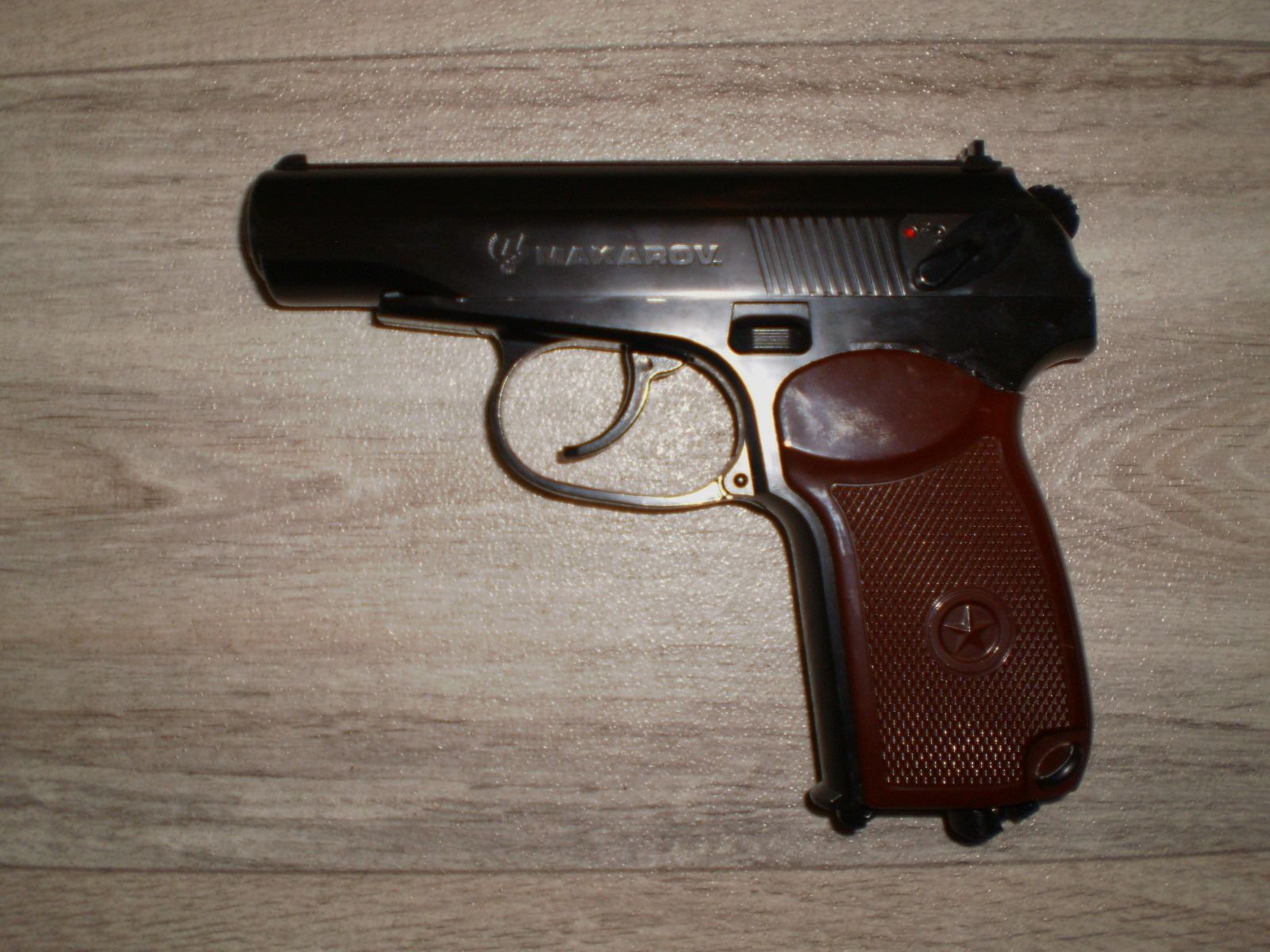 Makarov od Umarex z serii Legends
