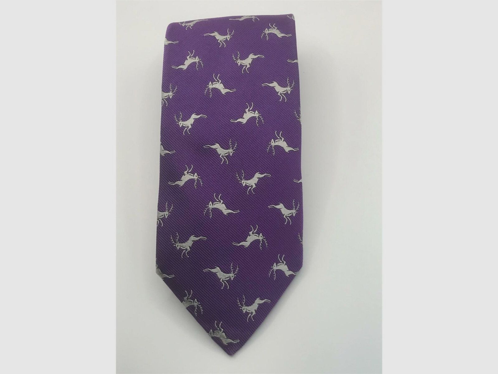Robert Keyte tie 100% silk purple design silver stag