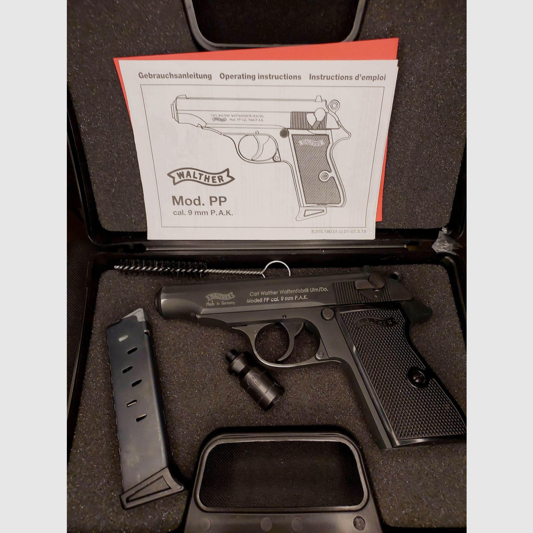 Walther PP blank firing pistol cal. 9mm P.A.K. black blued (PTB 923)