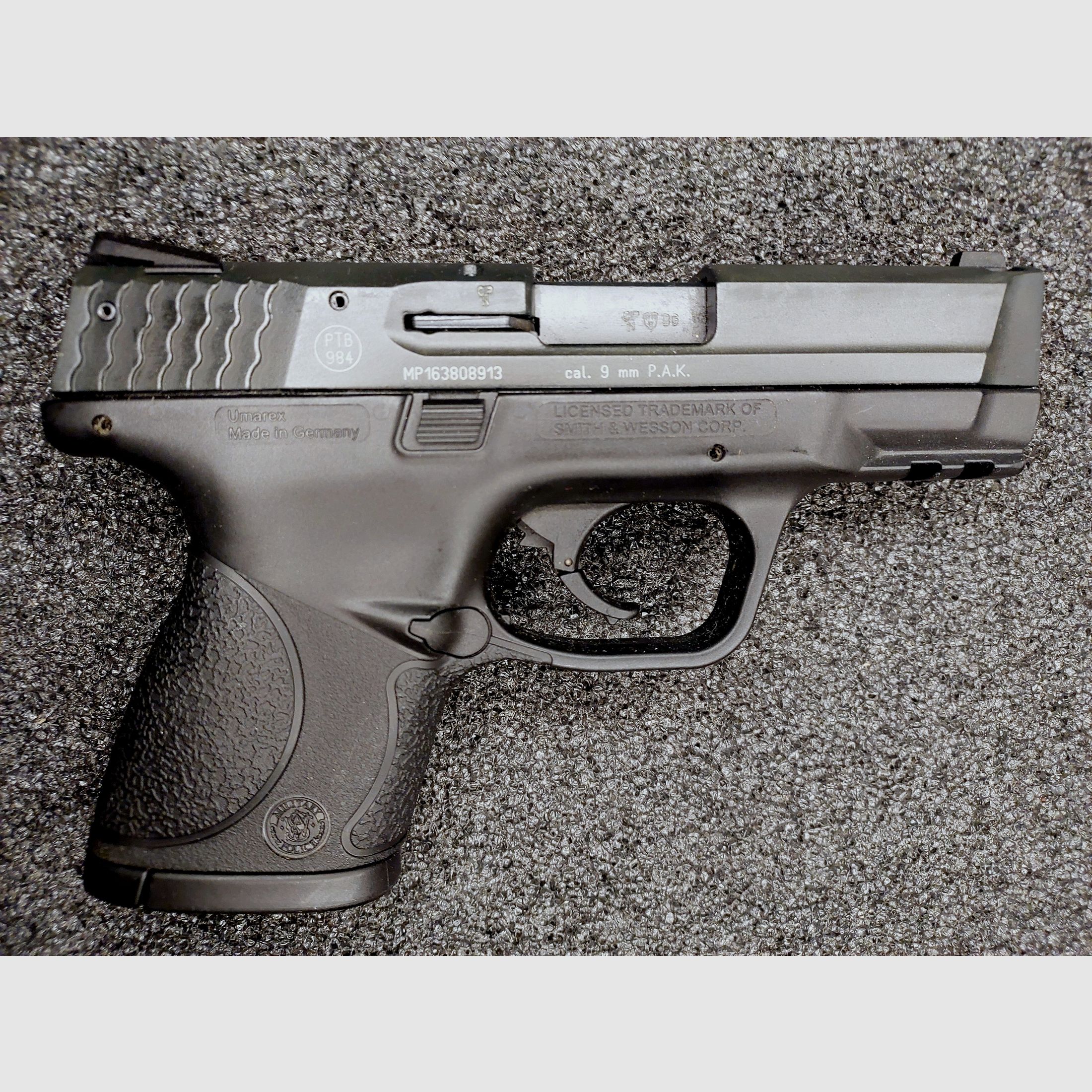 Smith & Wesson M&P 9C 9mm P.A.K. schwarz (PTB 984) , Bild 2 von 6