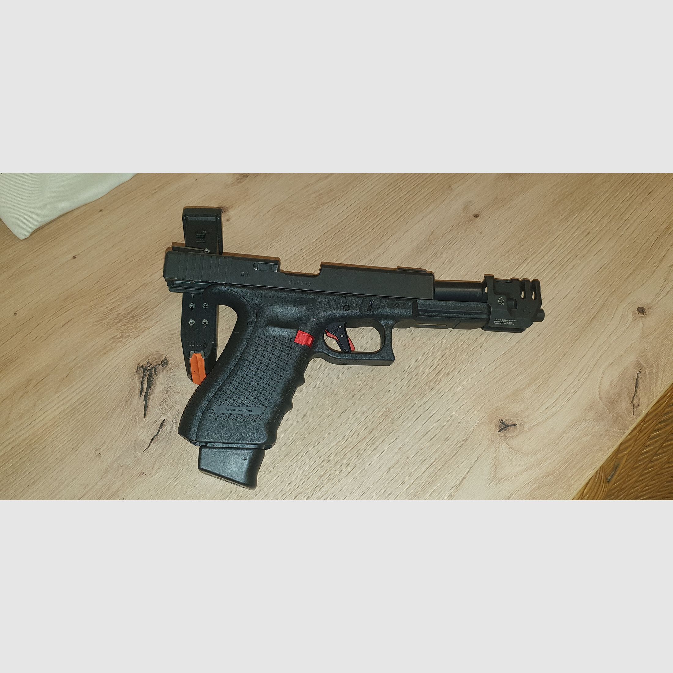 Glock17 Gen.4, mit Timney Tuningabzug, zwei Magazinen und Zubehör