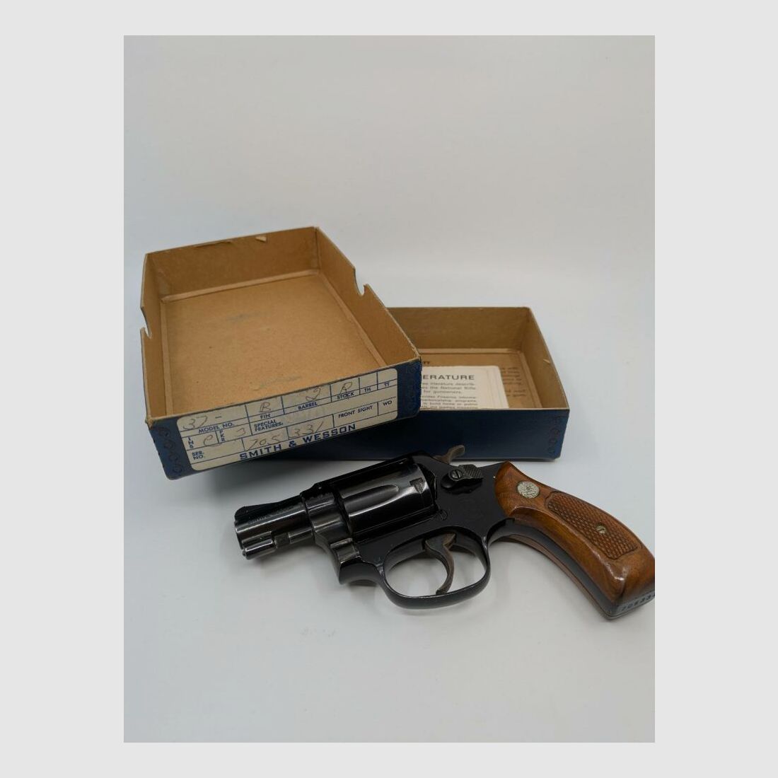 S&W 37
