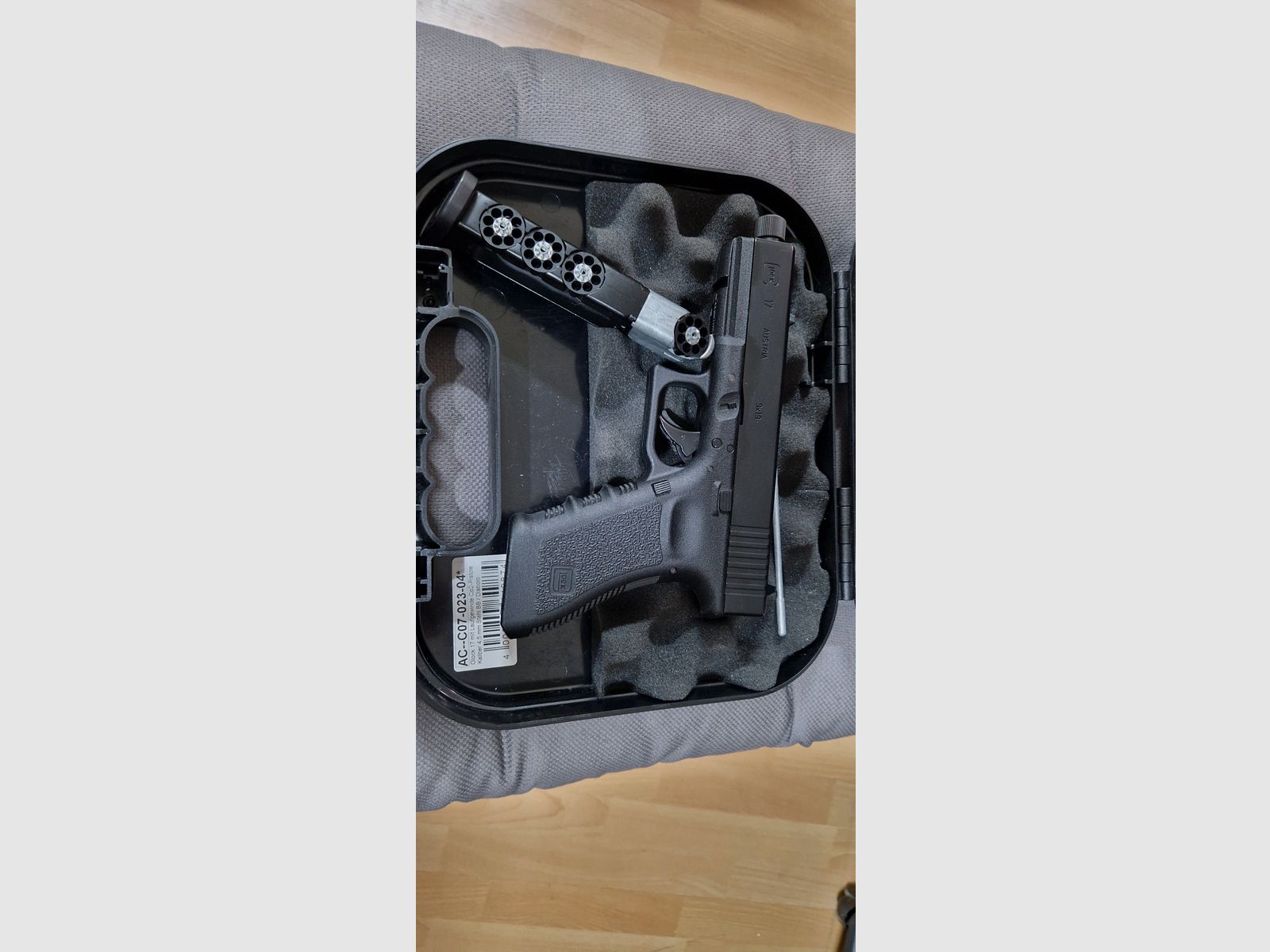 Glock 17 con filettatura della canna pistola Co2 calibro 4,5 mm acciaio BB / Diabolo caricatore difettoso!!!