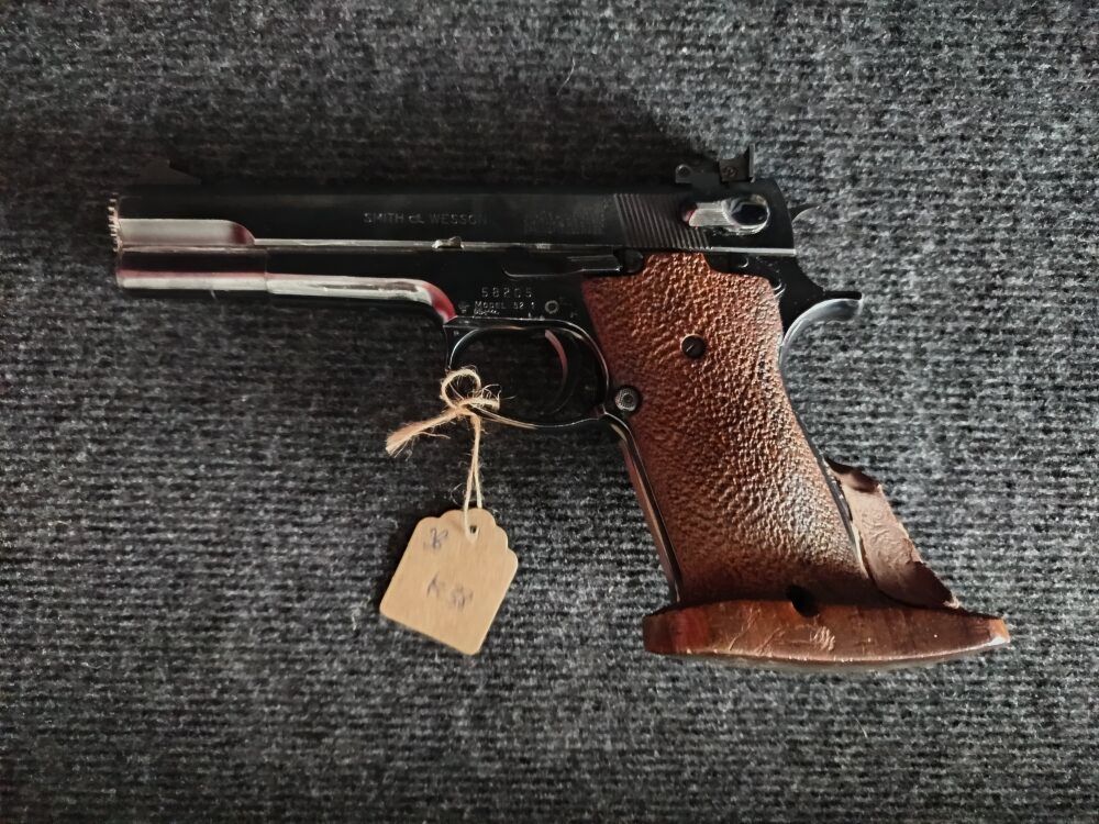 Smith & Wesson	 52-1