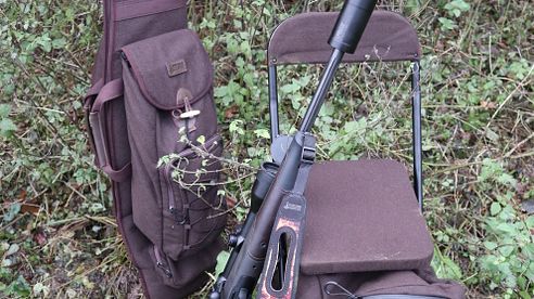 Sitzrucksack „Roar“ und Waffenfutteral „Birk“ von MJOELNER HUNTING