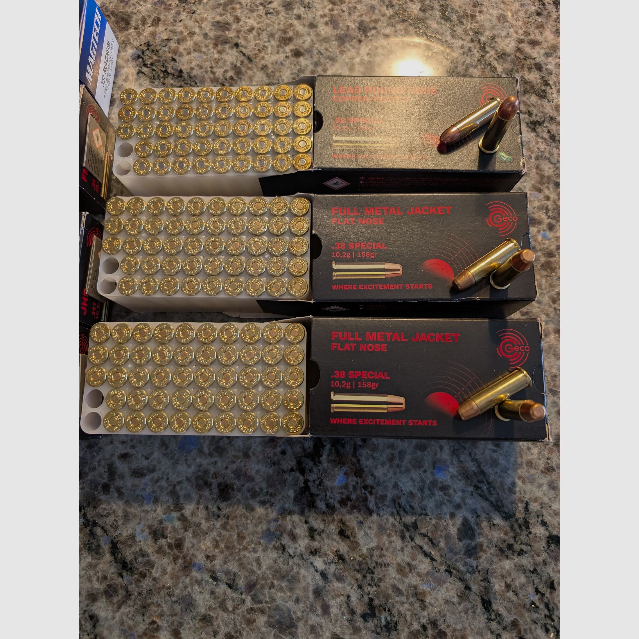 Revolver Smith & Wesson Mod. 686-3, calibro .357 Magnum/.38 Special dal Smith & Wesson Performance Center con compensatore e munizioni!!, immagine 8 di 10