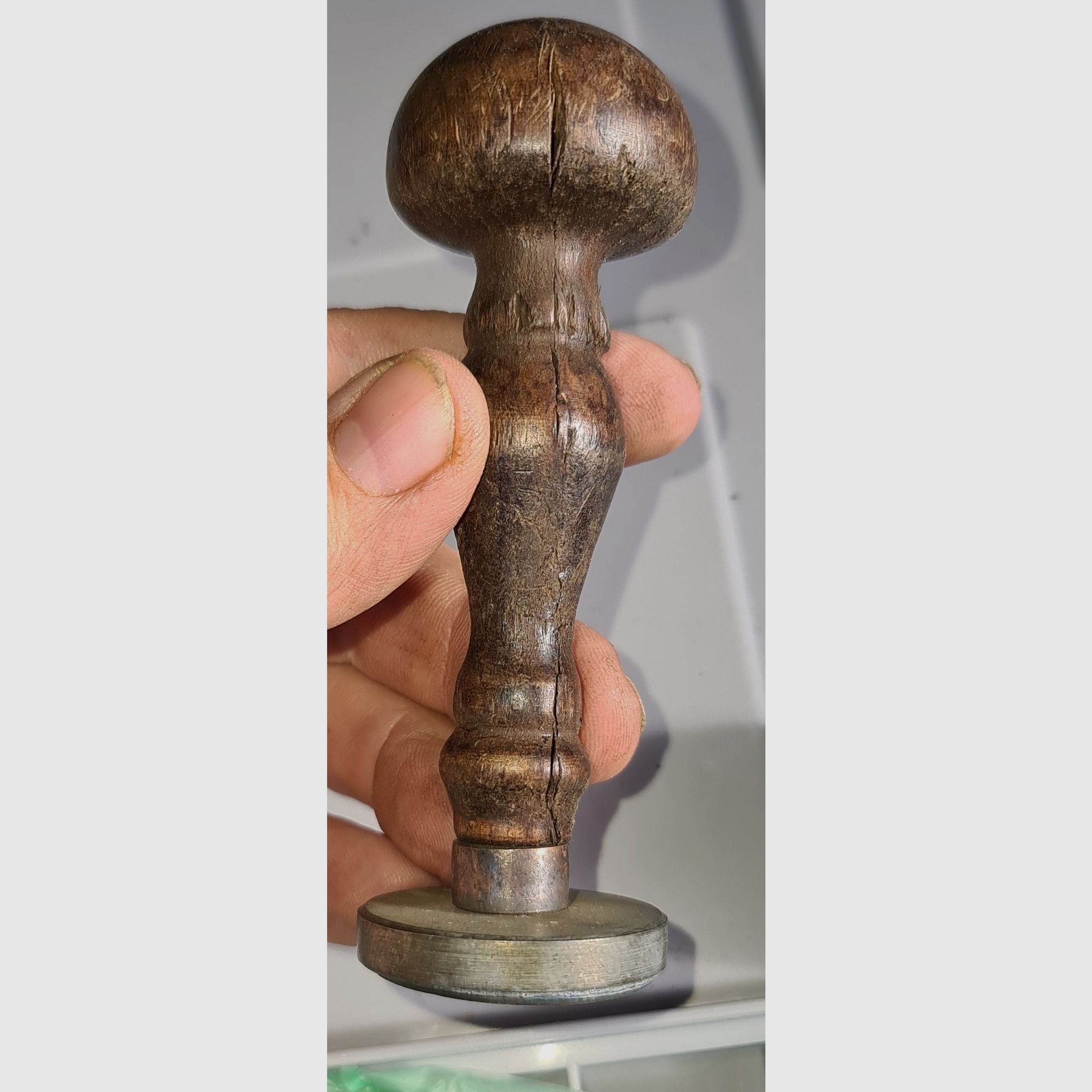 MEHRERE DEKO ARTIKEL AUS WEHRMACHT ZEITEN 1939 - 1945 /  ASCHENBECHER , MEDAILLE,  ANSTECK NADEL, PIN, STANZEISEN, STEMPEL, GRANATE, HÜLSE, FLACK, HÜLSE , PATRONE , SS, HJ, SA, KRIEG, METALL, ------>! BESCHREIBUNG LESEN ! <------