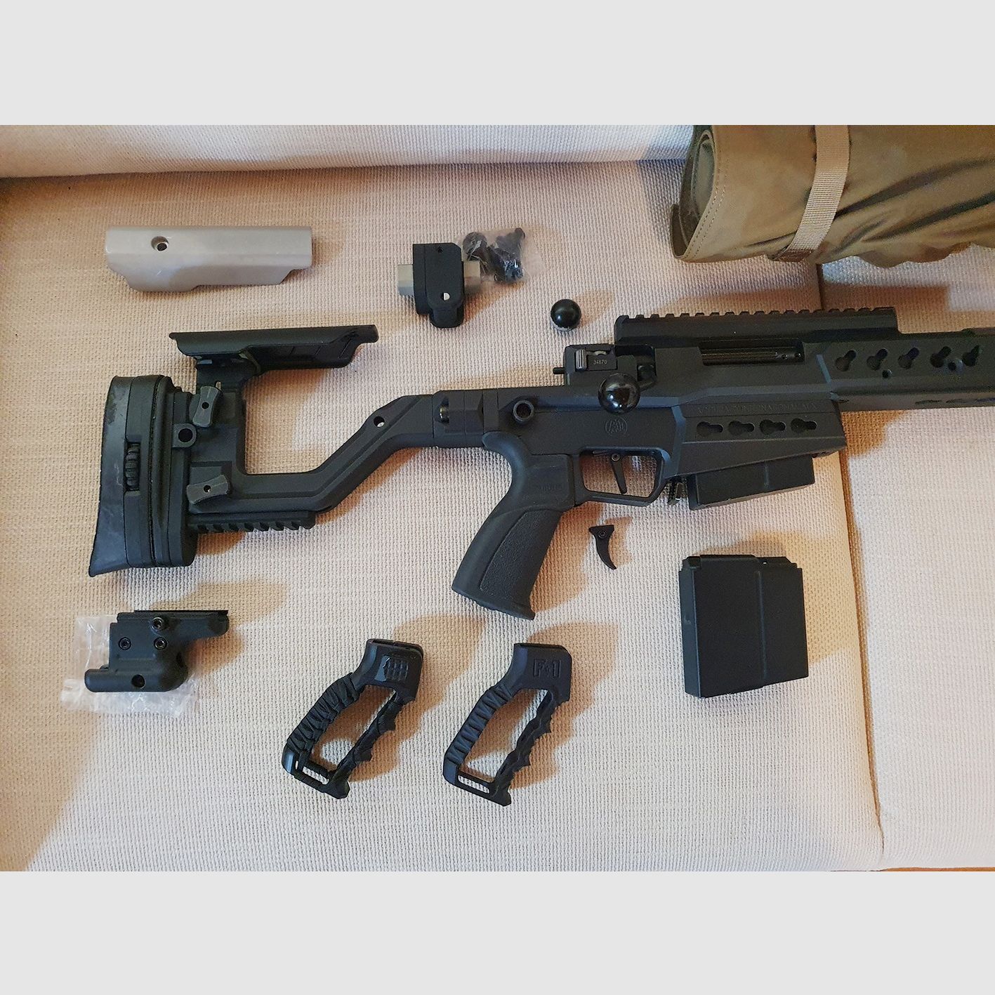 Direct beschikbaar: Speciale productie AI AT-XC Ongeschoten & Nieuw, met Custom B&T Titan-Integralsilencer (Hoofdwapen, accessoires en koffer inbegrepen. Glas/tweepoot tegen meerprijs)