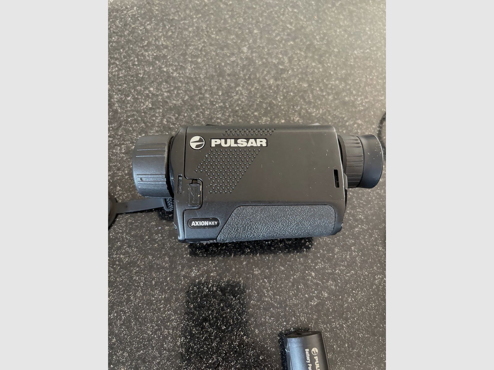 Pulsar Axion XM 30 night vision device