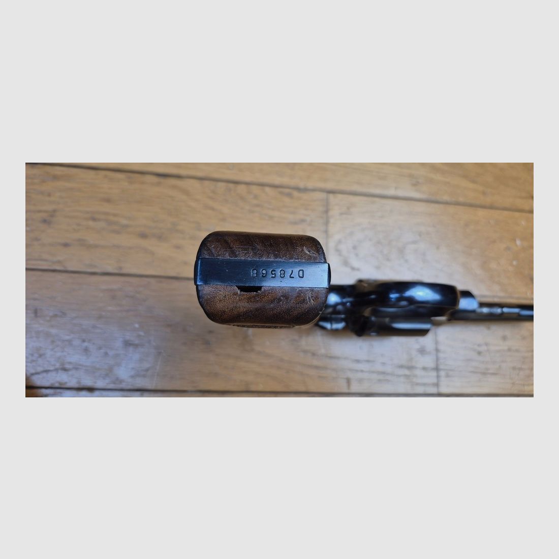 Sehr schöner Revolver Smith&Wesson Modell 10-5 – Der direkte Nachfolger des Hand Ejector Military & Police von 1899 – Legendäre Polizei- und Sportwaffe, eine der Stars aus Springfield – Waffe von 1968 – Sehr schöne Brünierung – Exzellente Mechanik – Sehr guter Lauf – Exzellente Standwaffe mit glorreicher Vergangenheit – TBE/TBE+, Bild 11 von 25