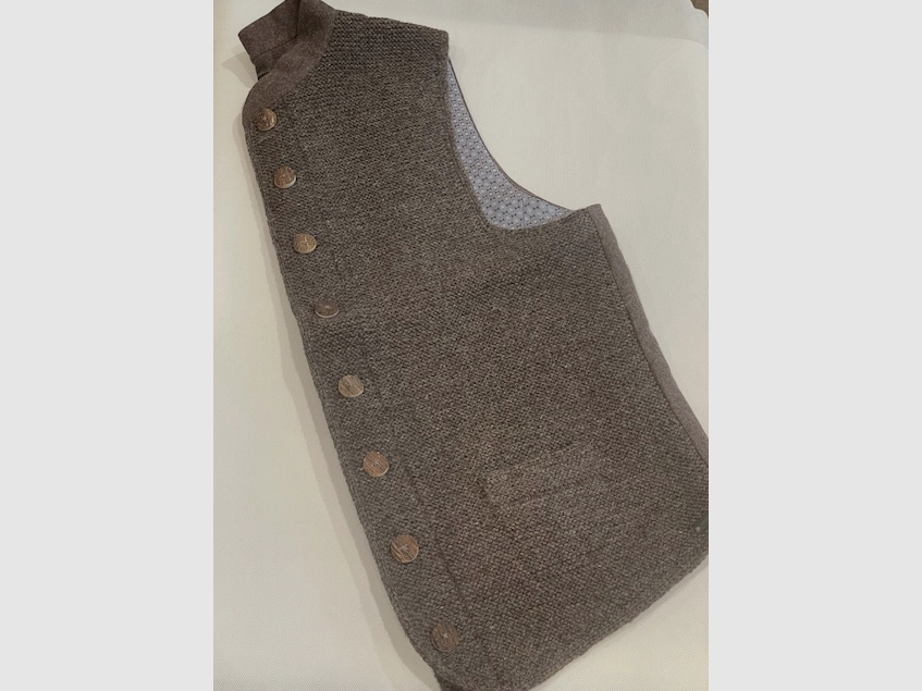 Pezzo Schafwollweste mit Lodenkragen und Lodenrücken für Herren Handgestrickt in Braun, Bild 1 von 4