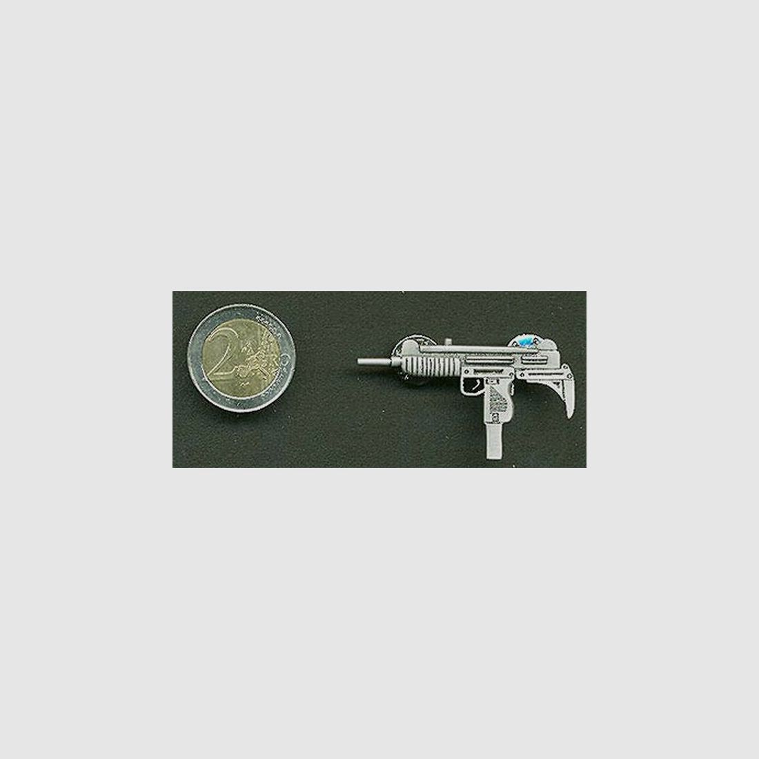Maschinenpistole UZI als Metall-Anstecker