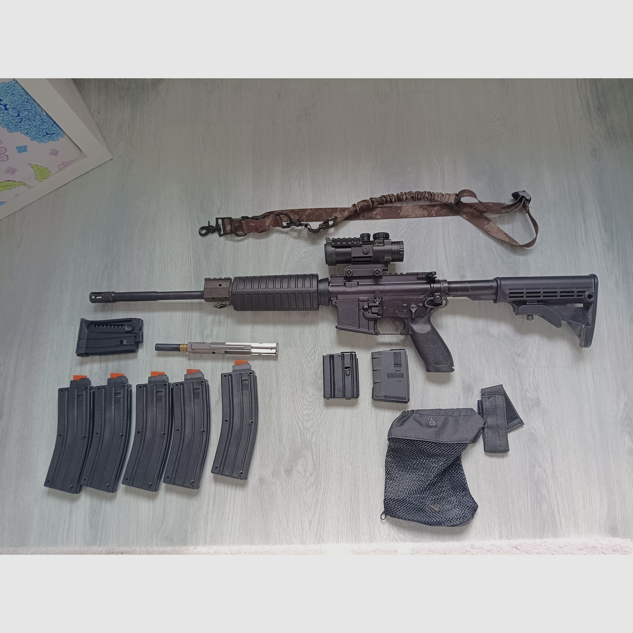 AR 15 Sig Sauer M 400 223 Rem con sistema de inserción para 22 LR.