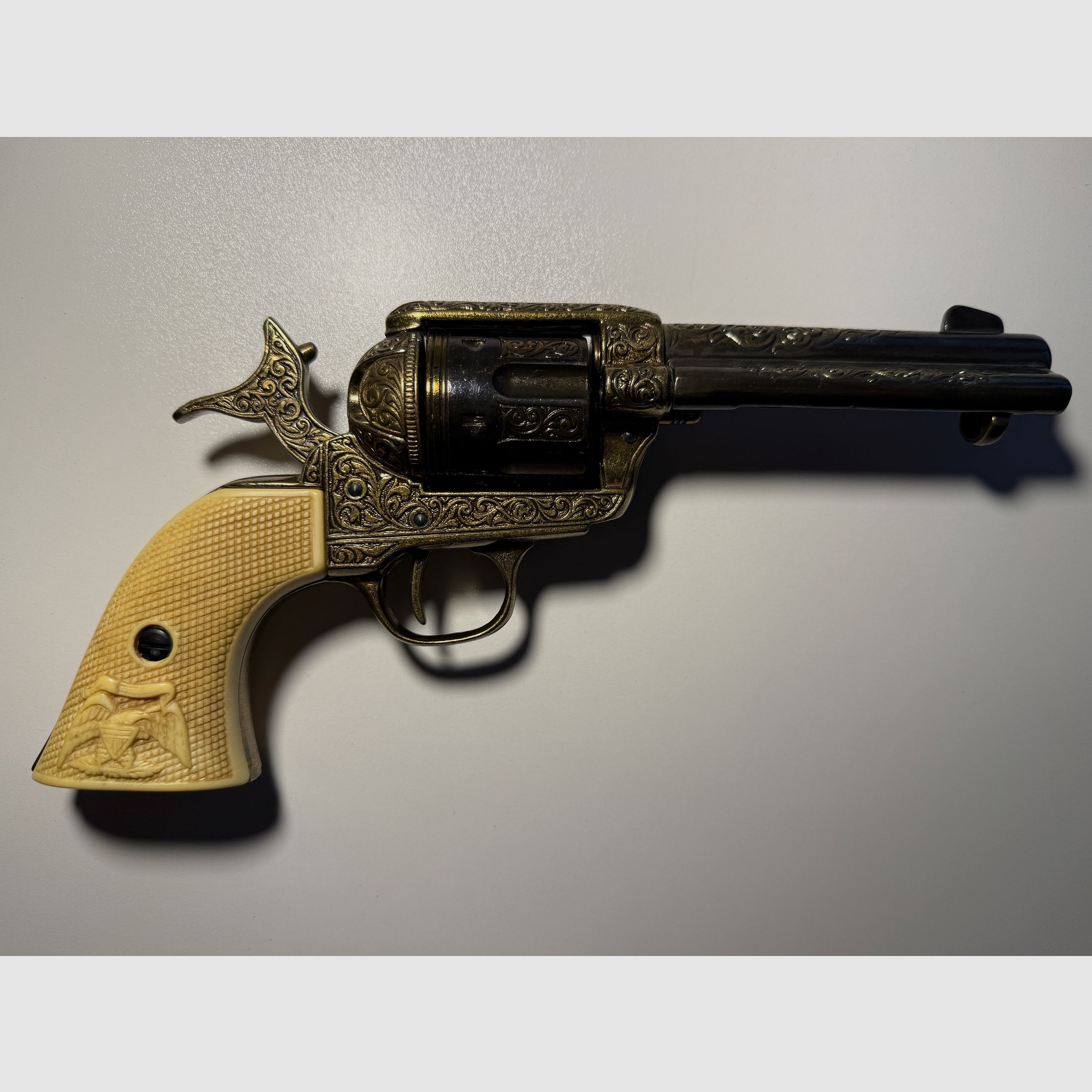 Revolver "COLT Peacemaker“, US Kavallerie 1873, verzierte Dekowaffe