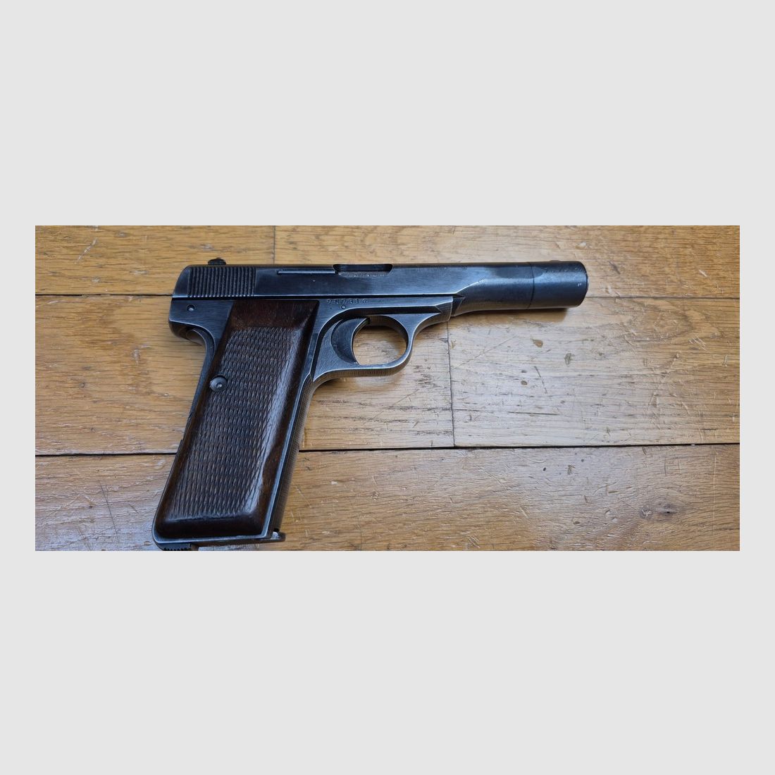 Schöner Browning Mod.10/22 Pistol – 7,65mm Browning – Herstellung Herstal, beschlagnahmt von der deutschen Armee – Ca. 1942 / 44 – Zahlreiche Waffenämter – Sehr gute Funktion – Seltenes Polizeifutteral – TBE, Bild 12 von 20