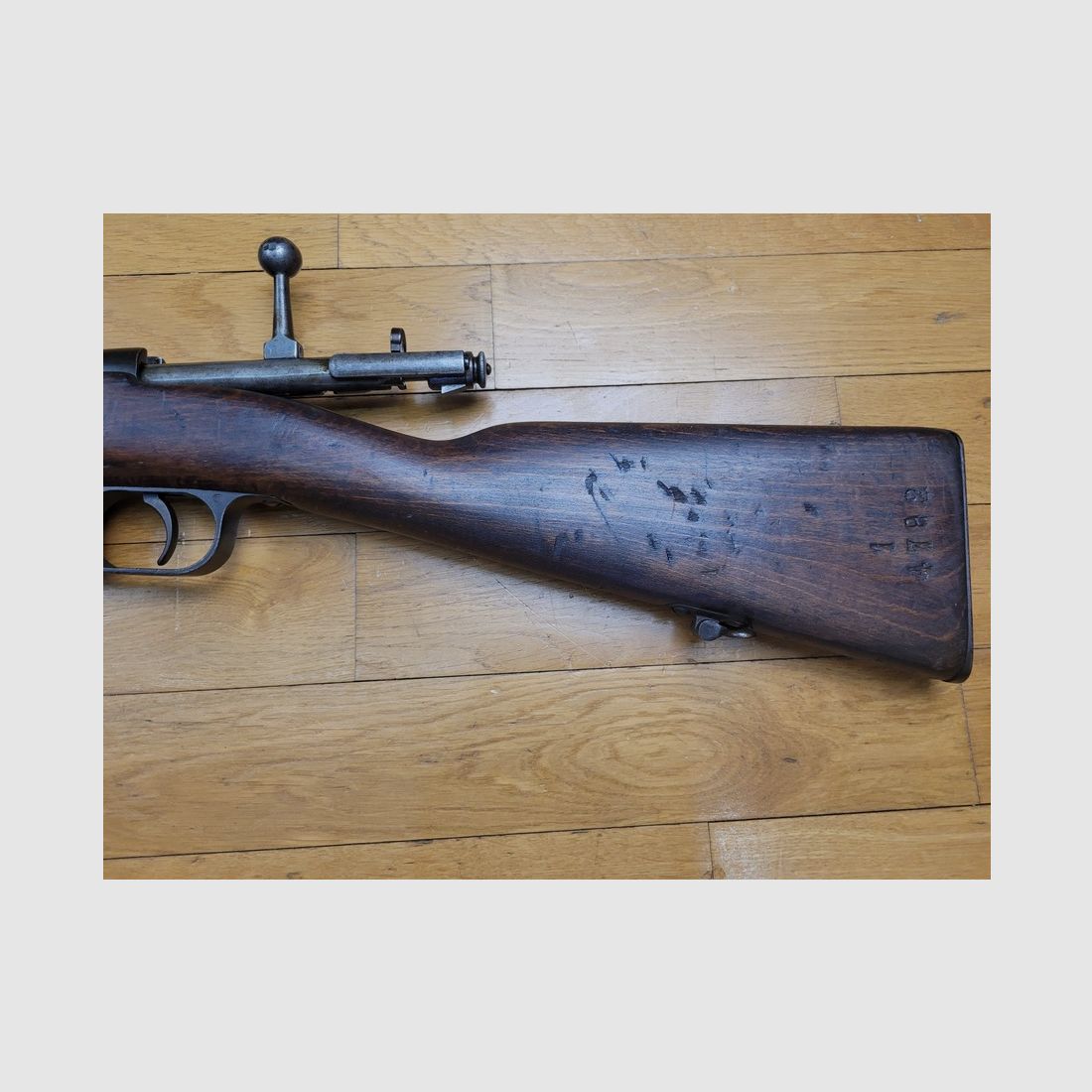 Très beau fusil d’infanterie Carcano – Mod 1891 – cal. d&rsquo;origine 6,5×52 – dans sa pure configuration intouchée de la 1ière GM – excellent canon – bois et tonnerre au numéro – TBE, image 20 sur 29