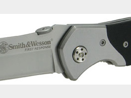 Smith & Wesson First Response Edelstahl