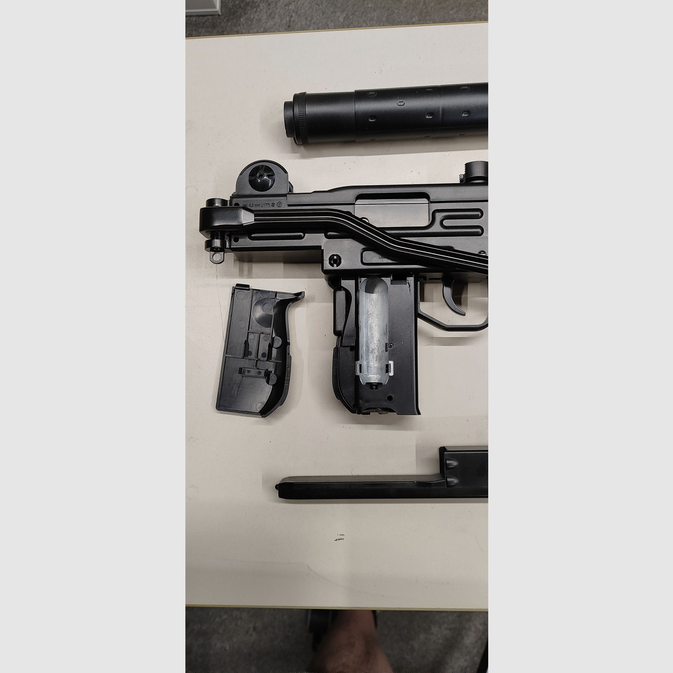 IWI UZI submachine gun CO2 4.5mm BB steel or plastic