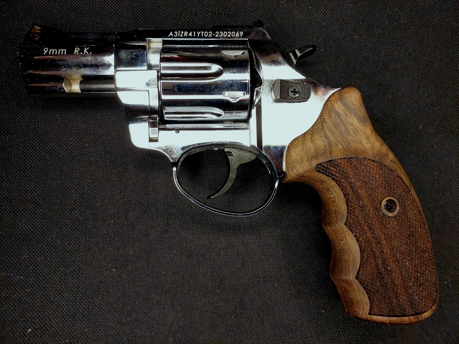 Zoraki R1 2.5 inch chrome with wooden grips revolver caliber 9mm R.K. (PTB 1022)