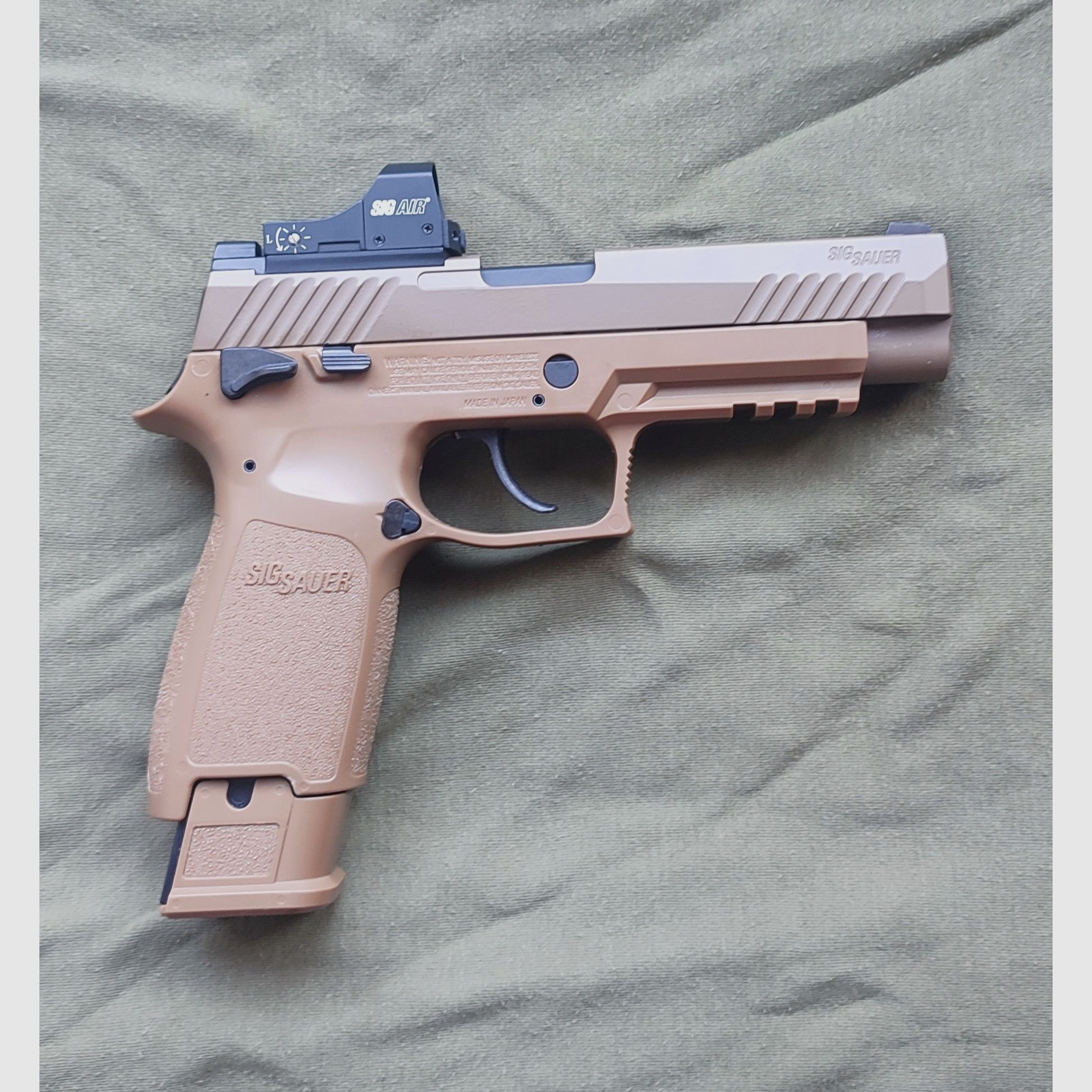 Sig Sauer P320 M17 CO2 Pistole, 4,5 mm Diabolo & Zubehör 