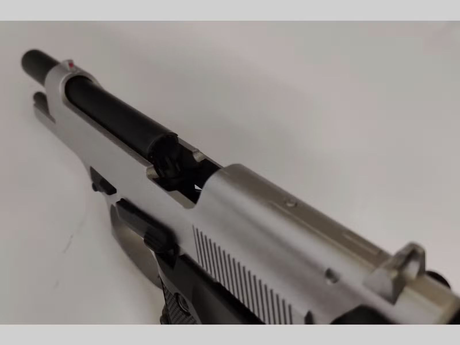 Podwójny dzwon M92 w pełnym metalu z systemem blowback|Gaz|6 mm