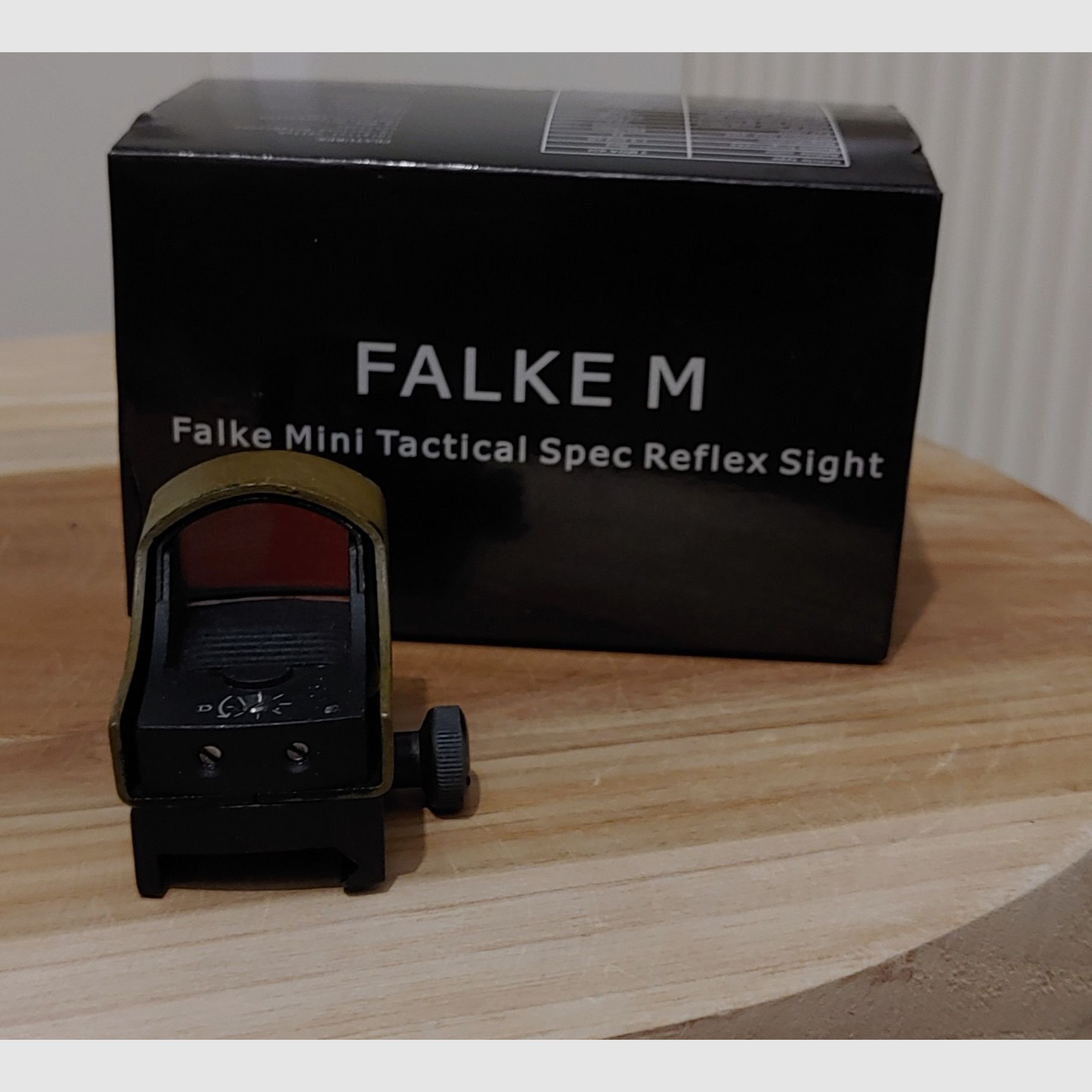 Falke M