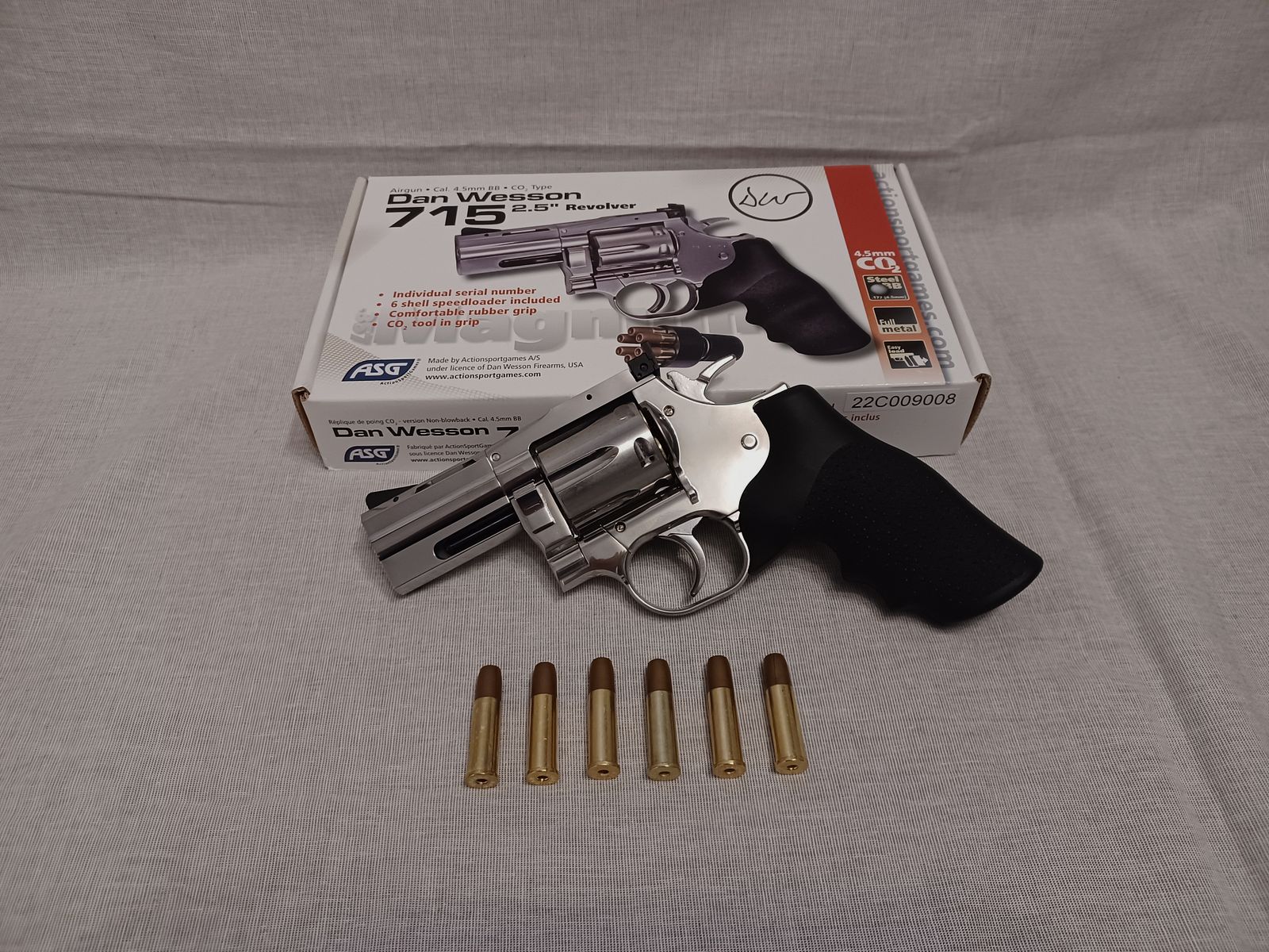 Dan Wesson 715 - 2,5" chrom / 4,5 mm BB / CO2 / Revolver / OVP (118)