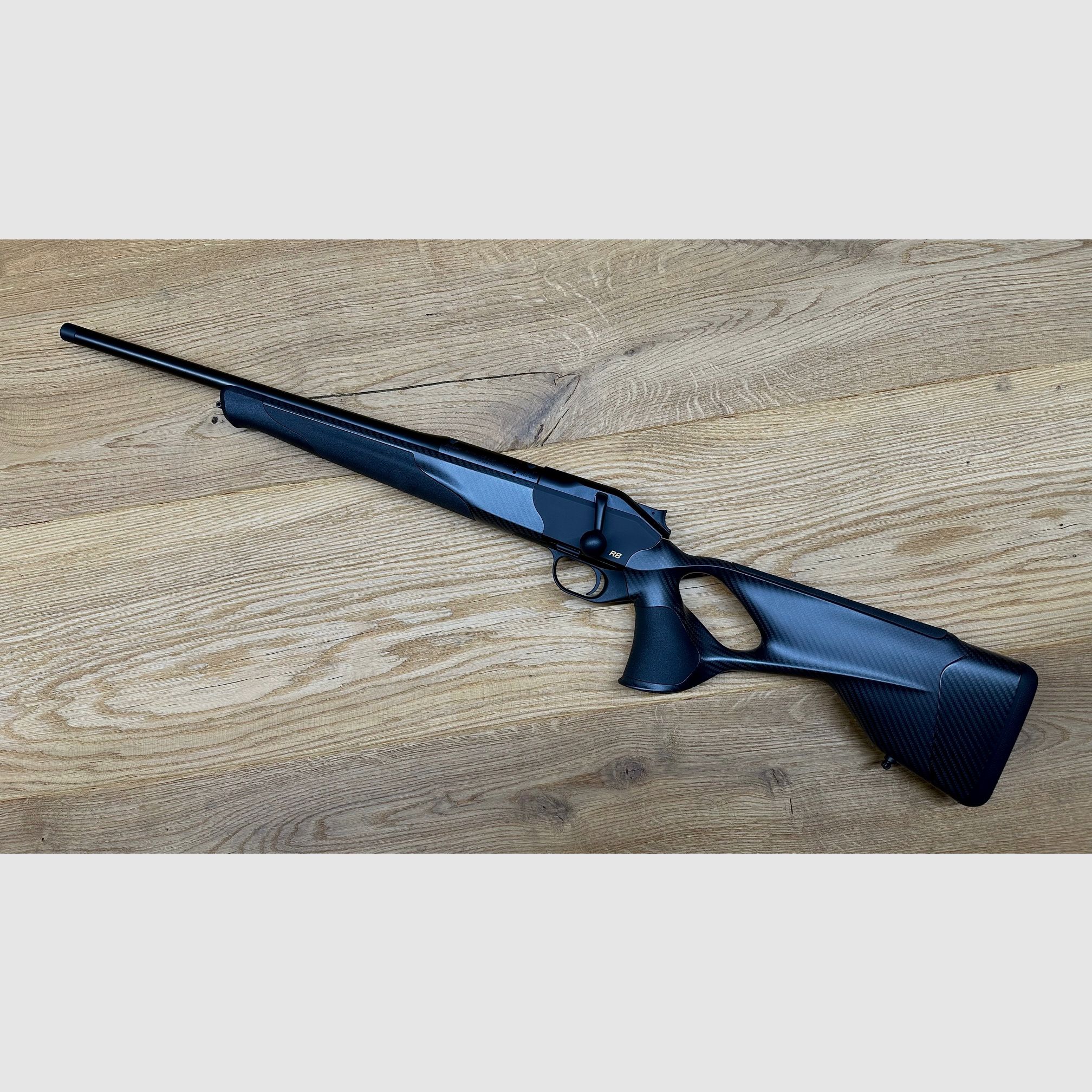 Blaser R8 Ultimate Carbon / Linksausführung / gekürzter Lauf / M15x1 / Standardkaliber nach Wahl