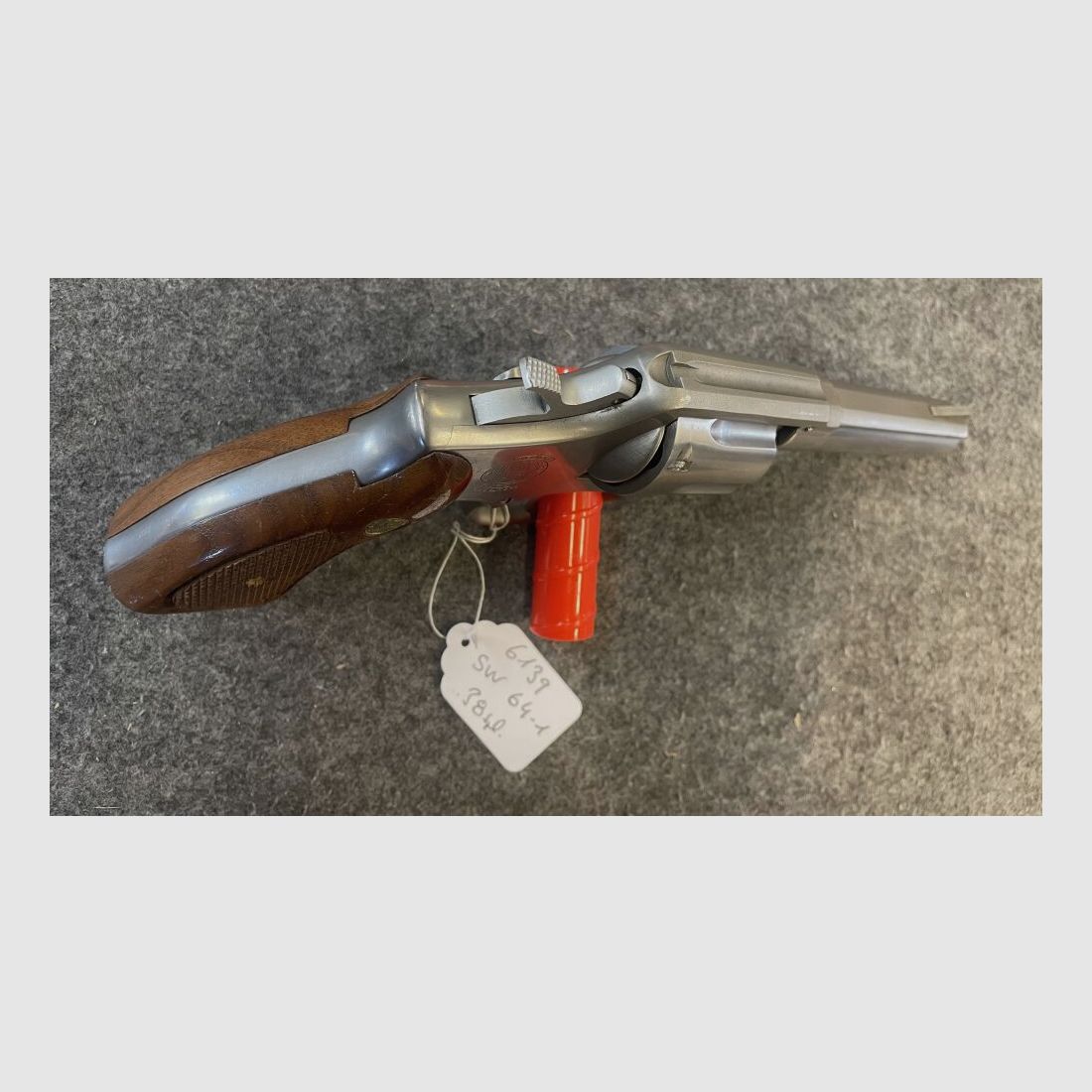 Smith + Wesson 64-1