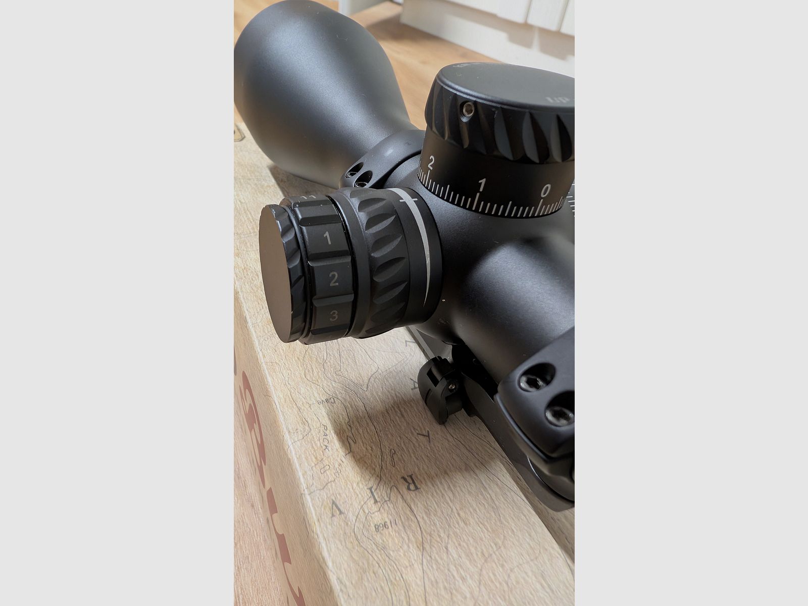 Burris Six XE 3-18x56 SCR2 Mil FFP, riflescope, like new