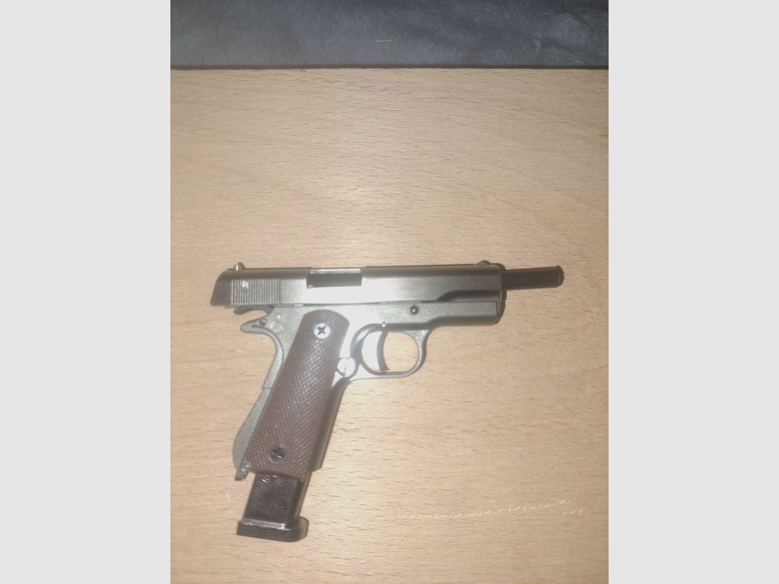 Schlüsselanhänger 1:3 Modell "Colt Government 1911"