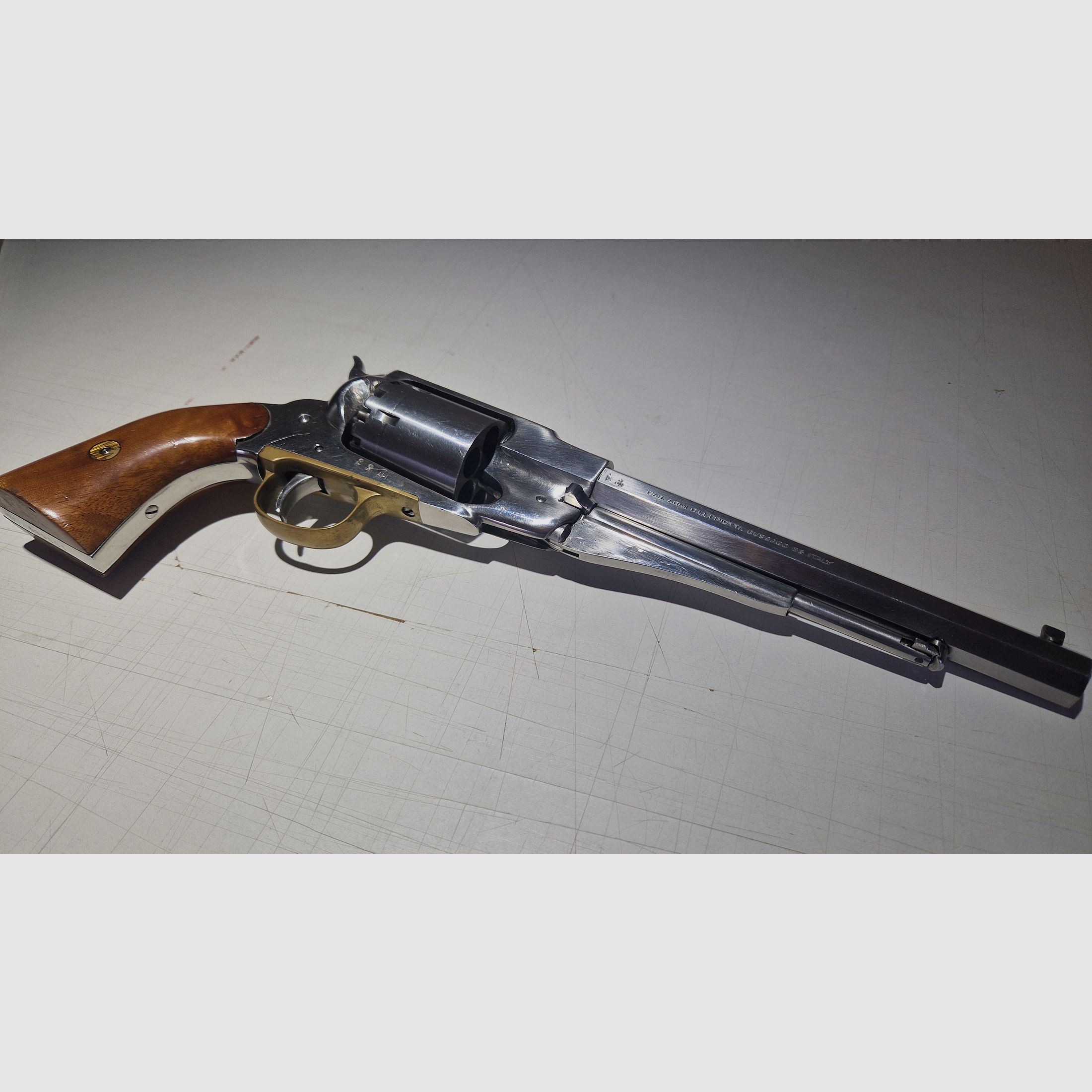 Revólver de percusión Pietta 44 con cañón de 8 pulgadas