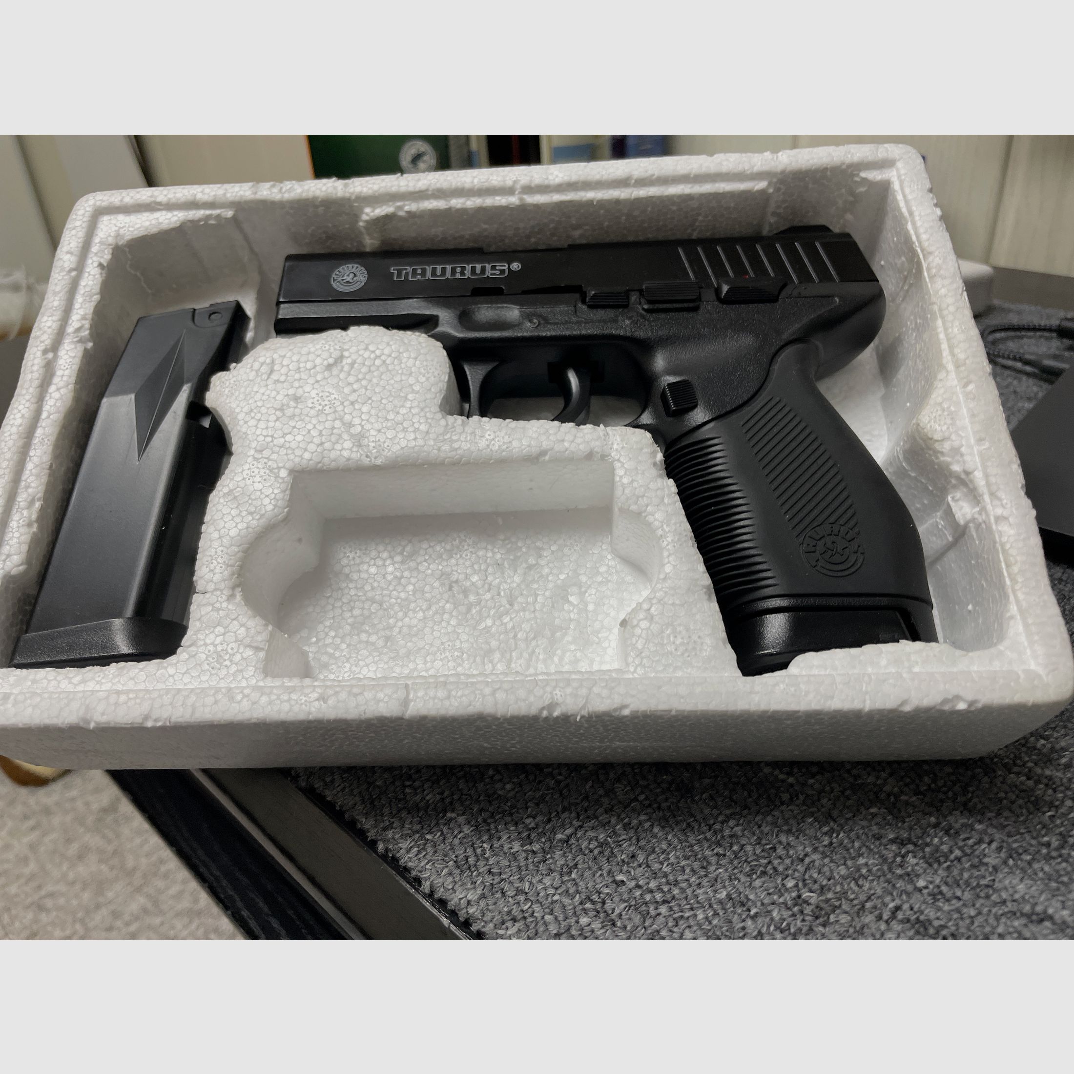 TAURUS PT 24/7 Ultra kGrade Version 6mm BB SOFAIR Pistolet