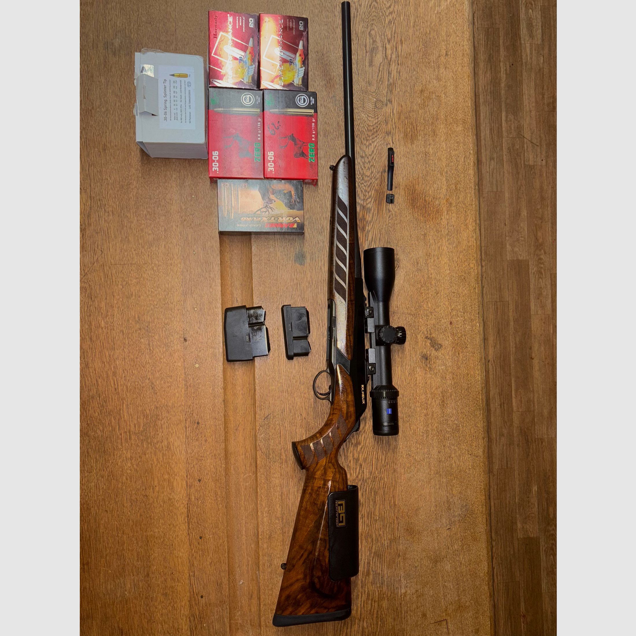 Merkel HELIX – sehr gute Holzklasse • Magazine + Munition • Bärenfeste Schaftbacke