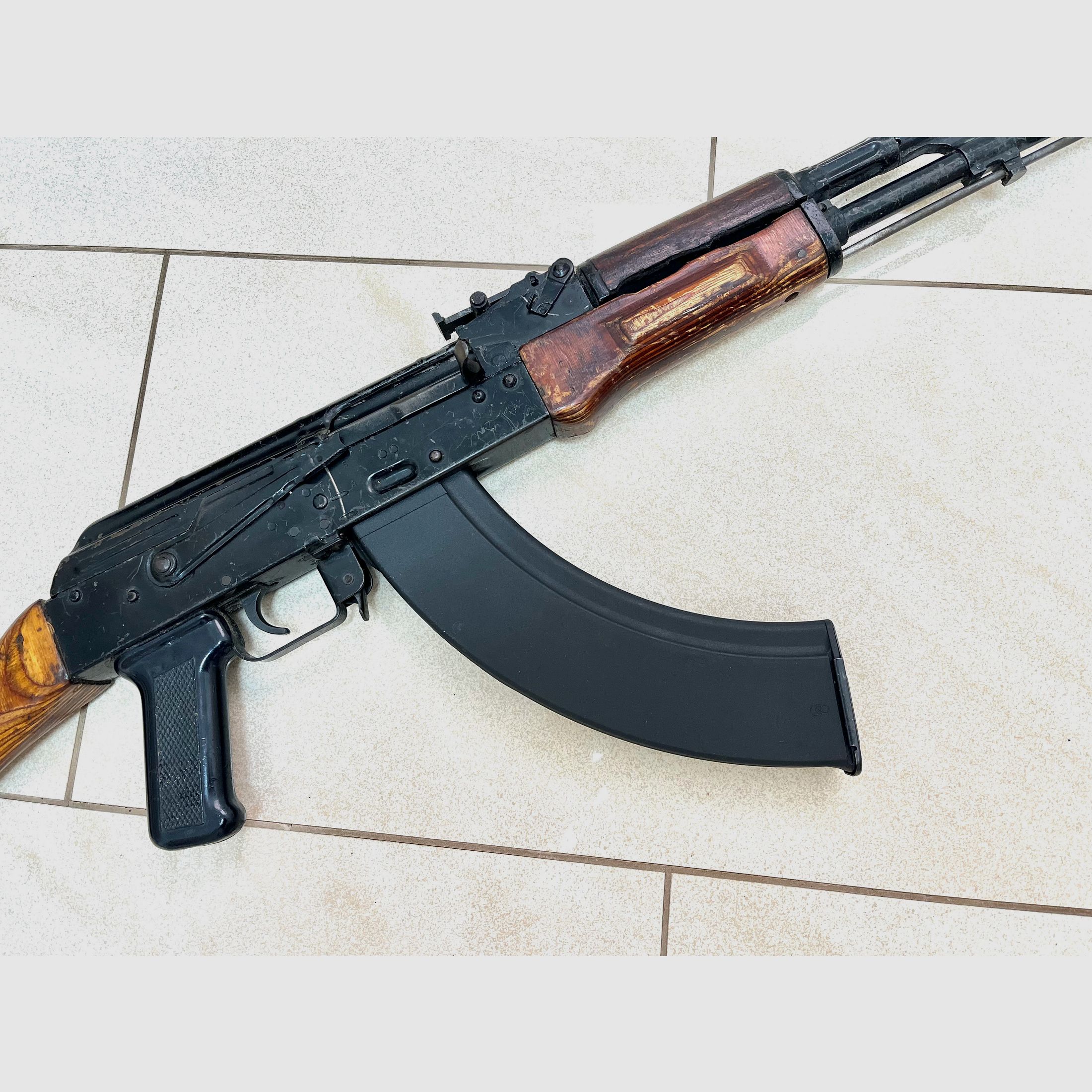 *** Kalaschnikov AK 47 / Yunker 40er DEKO Magazin Glatt 40 Schuss 7,62x39