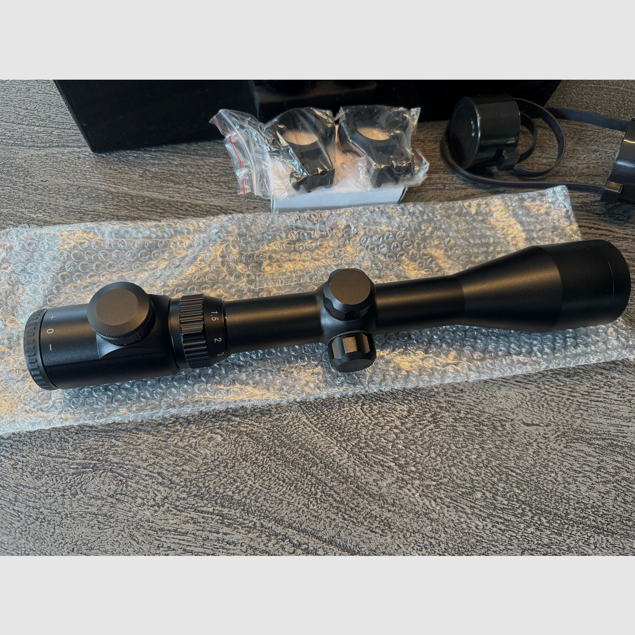 Leader Huntersman 1,5-6x42E mit beleuchtetem Duplex Absehen