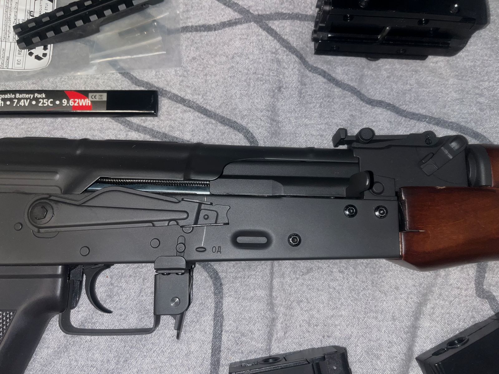 AK-74 Vollmetall Echtholz BlowBack S-AEG APS mit Zubehör 