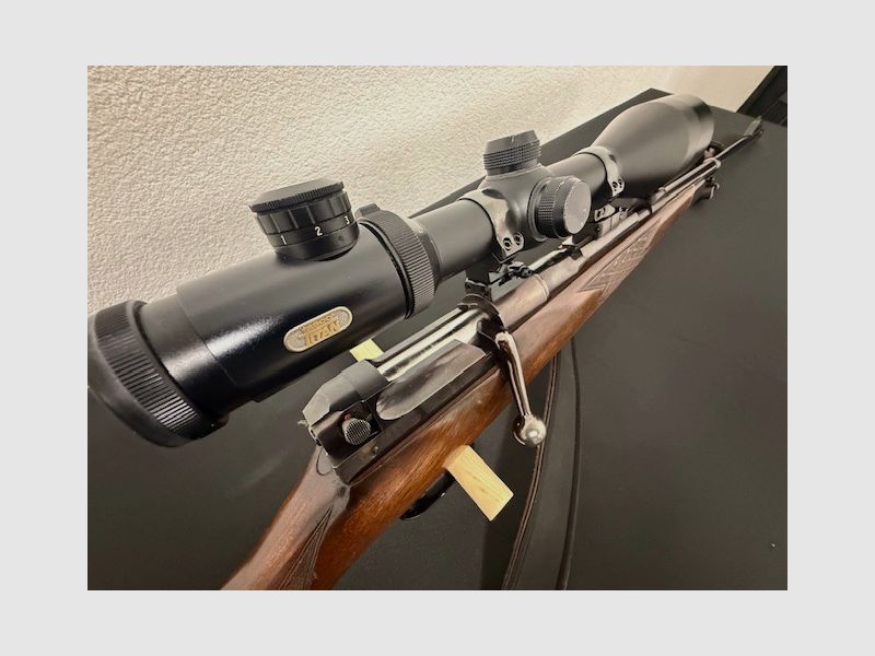 Mauser 66 rifle de caza, rifle de repetición de cerrojo de acción recta, rifle de caza calibre 30-06 en muy buen estado, incl. Tasco Titan 4-12x56 con punto de luz.