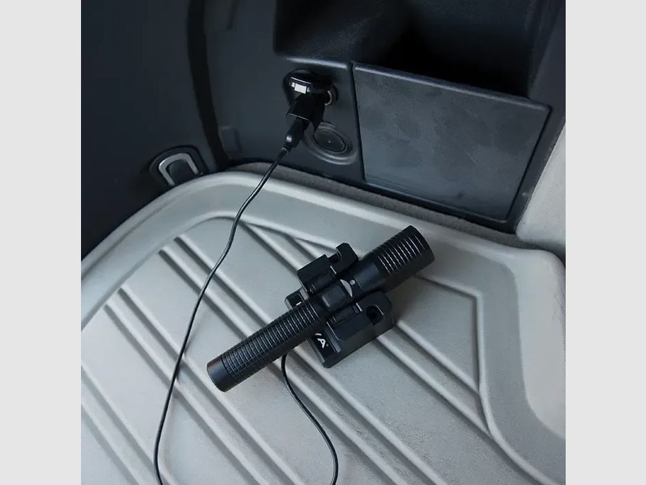 Inova T4R PowerSwitch Rechargeable Tactical Flashlight, image 7 sur 10